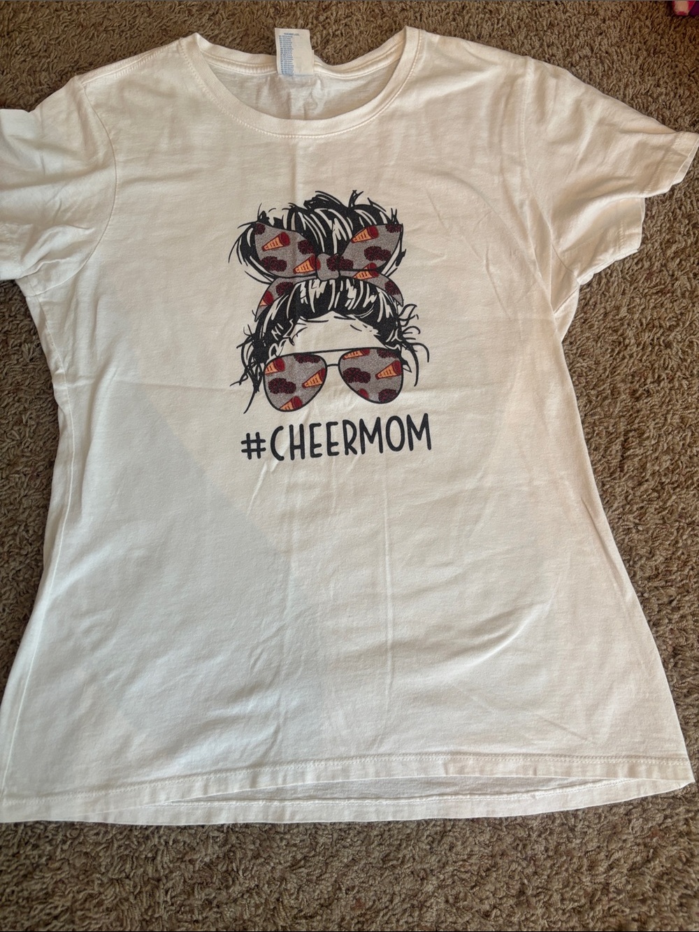 Worn Once #CHEERMOM White Graphic Tee